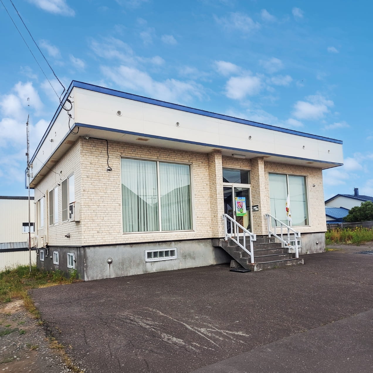 ヤマシメ桑田海運株式会社の社屋